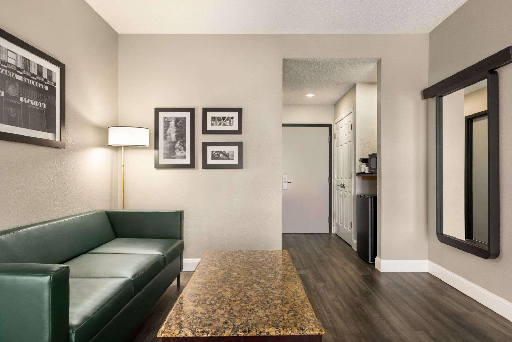 La Quinta By Wyndham Mt. Laurel - Philadelphia Hotel Mount Laurel Eksteriør billede